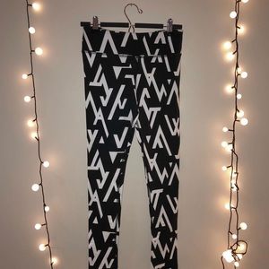 black and white pattern leggings (never worn)